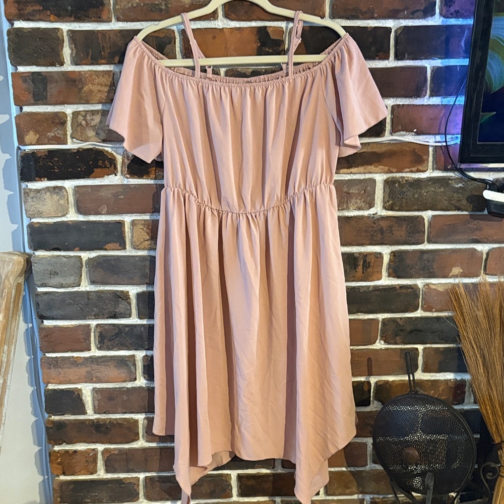 Chic Asymmetrical Off-Shoulder Dress in Blush Pink